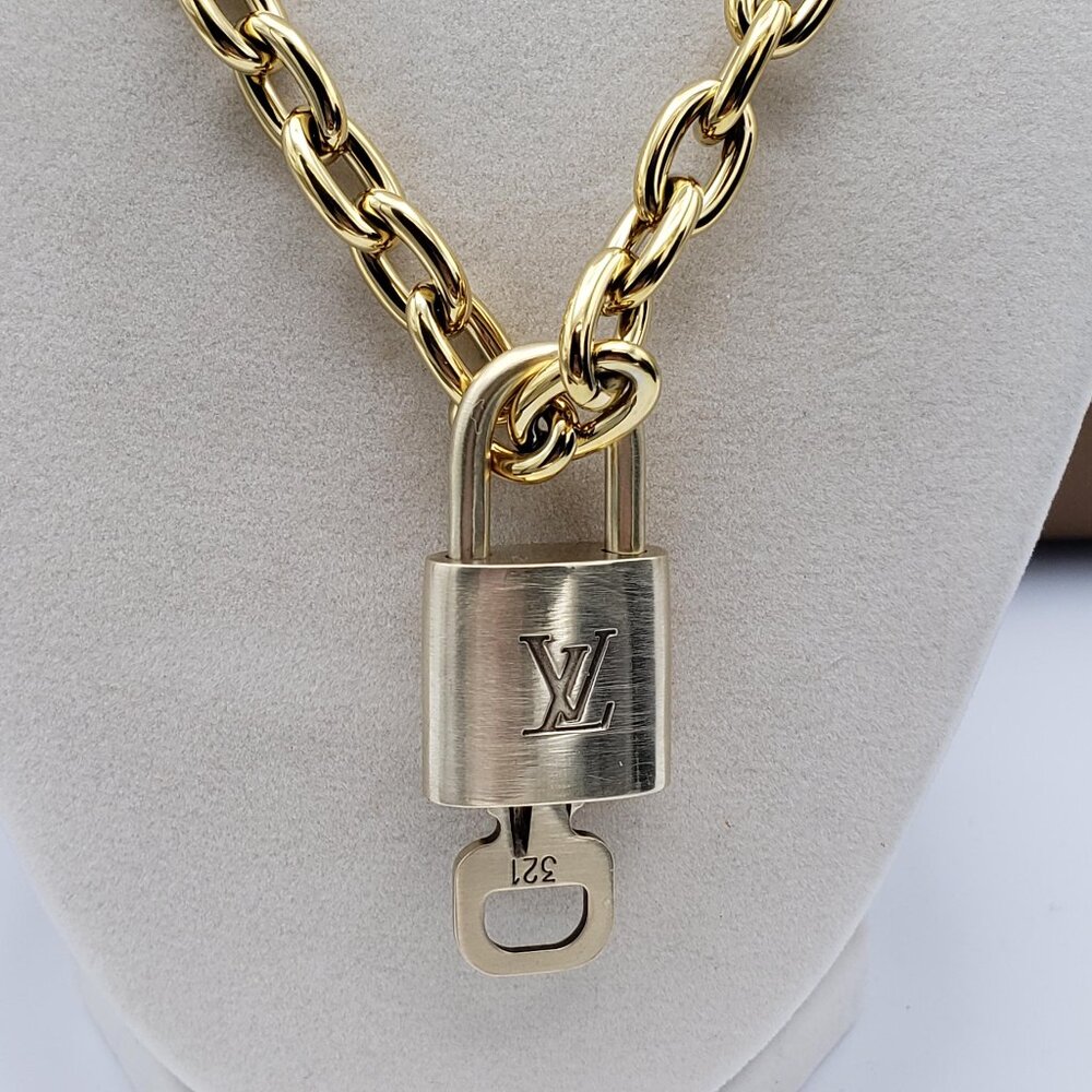18K Gold-Plated Necklace with Authentic Louis Vuitton Padlock - Picture 5 of 12